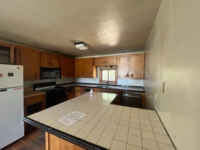 $200,000 | 98 White Schoolhouse Road, Corinth, ME 04427