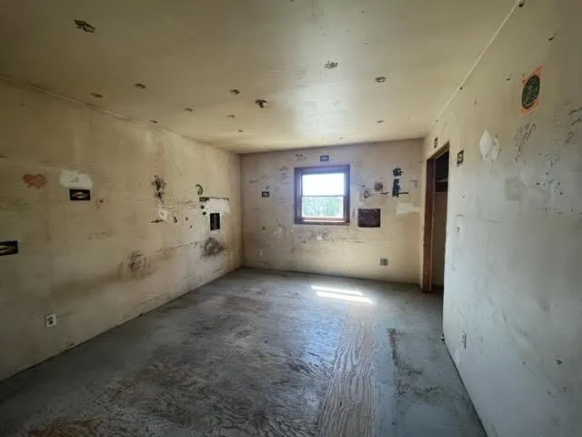 $200,000 | 98 White Schoolhouse Road, Corinth, ME 04427