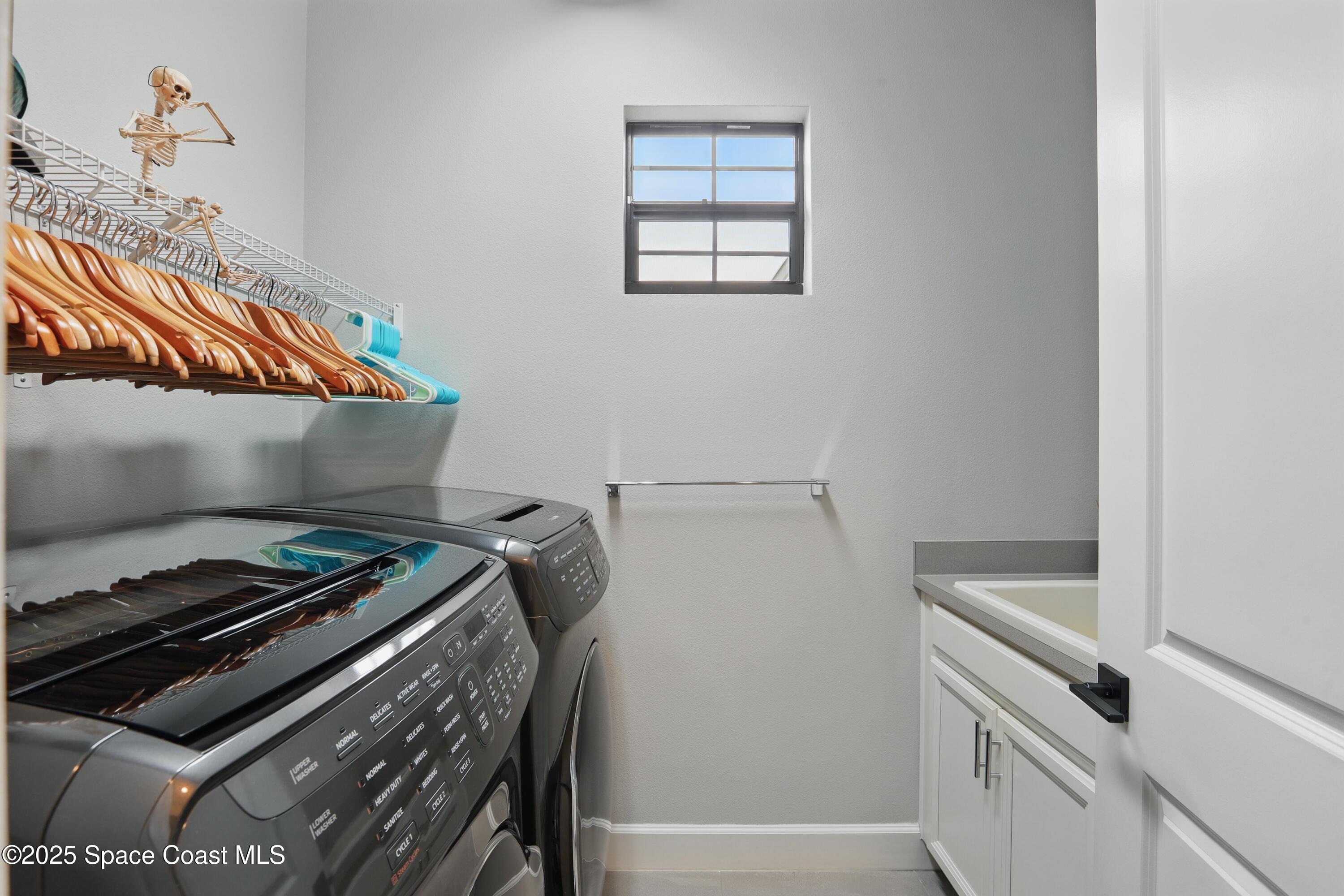 3222 Casterton Drive Melbourne, FL 32940 - Photo 30 of 67 a close up of a stove