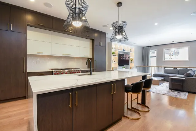 $2,345,000 | 3644 North Bosworth Avenue, Chicago, IL 60613