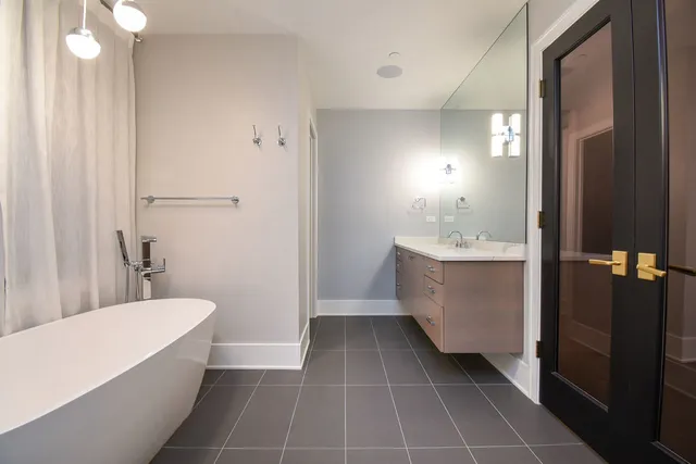 $2,345,000 | 3644 North Bosworth Avenue, Chicago, IL 60613