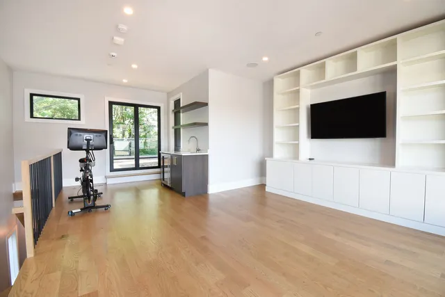 $2,345,000 | 3644 North Bosworth Avenue, Chicago, IL 60613