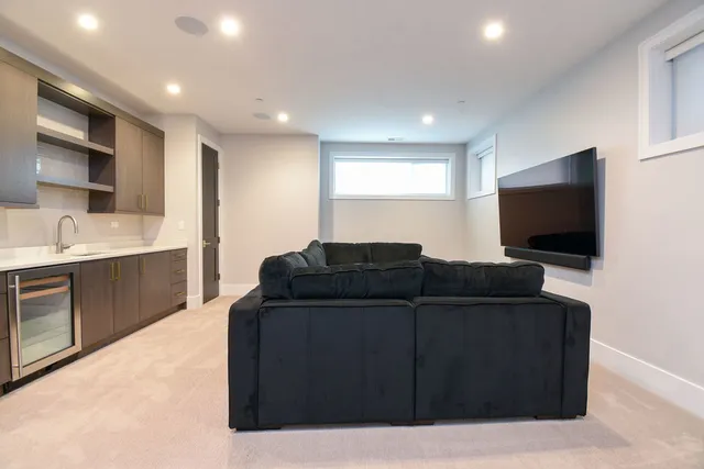 $2,345,000 | 3644 North Bosworth Avenue, Chicago, IL 60613