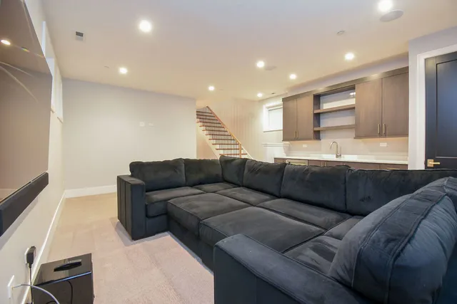 $2,345,000 | 3644 North Bosworth Avenue, Chicago, IL 60613