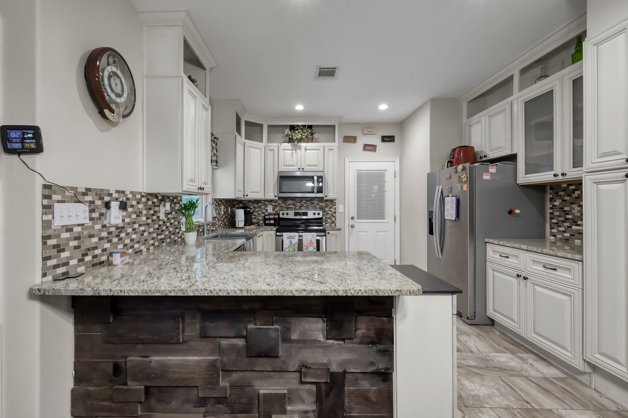 27 Lakewood Trinity, TX 75862 - Photo 12 of 36