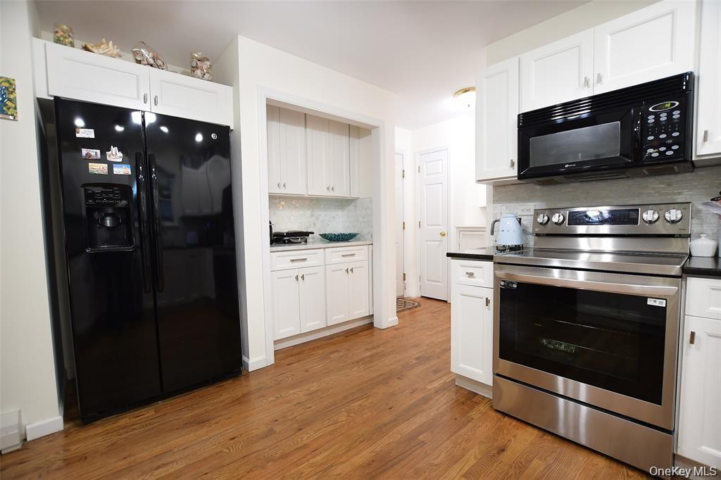 64 Glen Road Baiting Hollow, NY 11933 - Photo 10 of 46