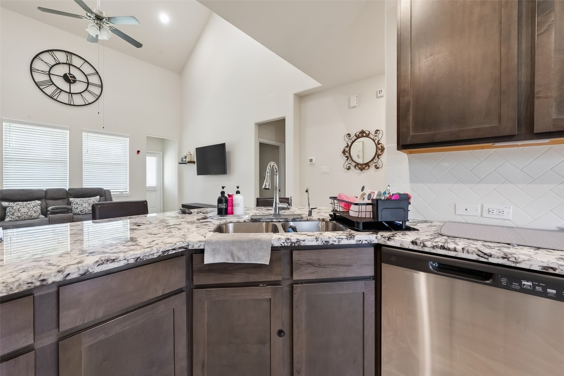 6215 Prince Place Drive Rosenberg, TX 77471 - Photo 16 of 47