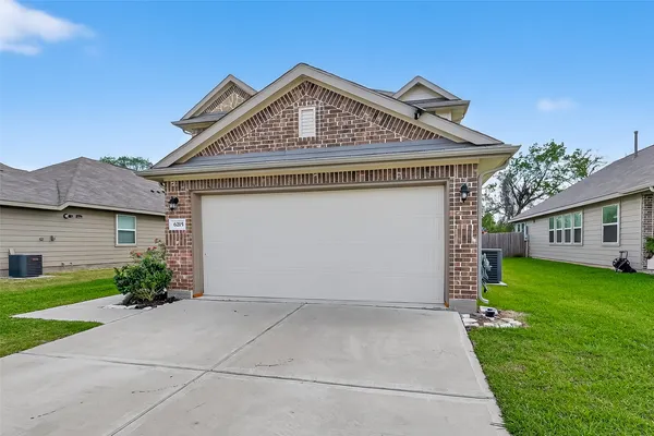 $2,490 | 6215 Prince Place Drive, Rosenberg, TX 77471