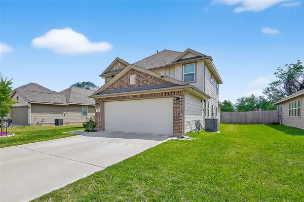 $2,490 | 6215 Prince Place Drive, Rosenberg, TX 77471