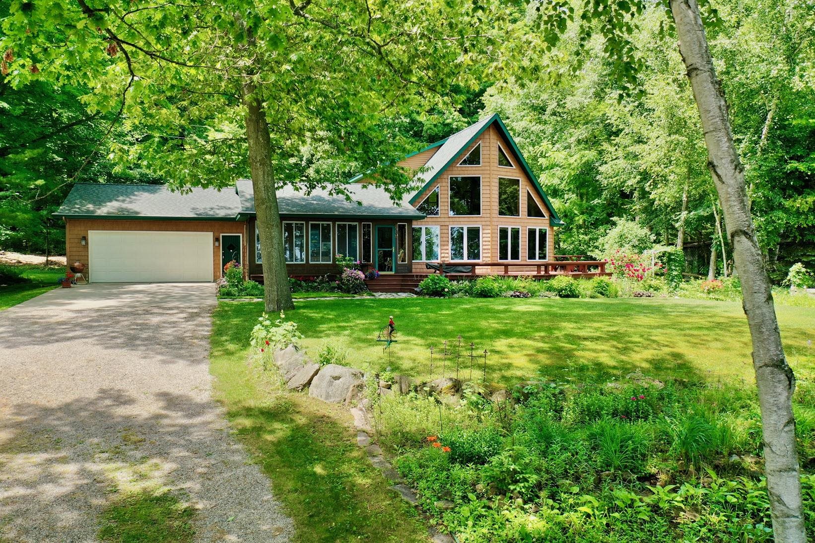 12397 Bluff Road Traverse City, MI 49686 - Photo 6 of 44 1902215-5.JPG