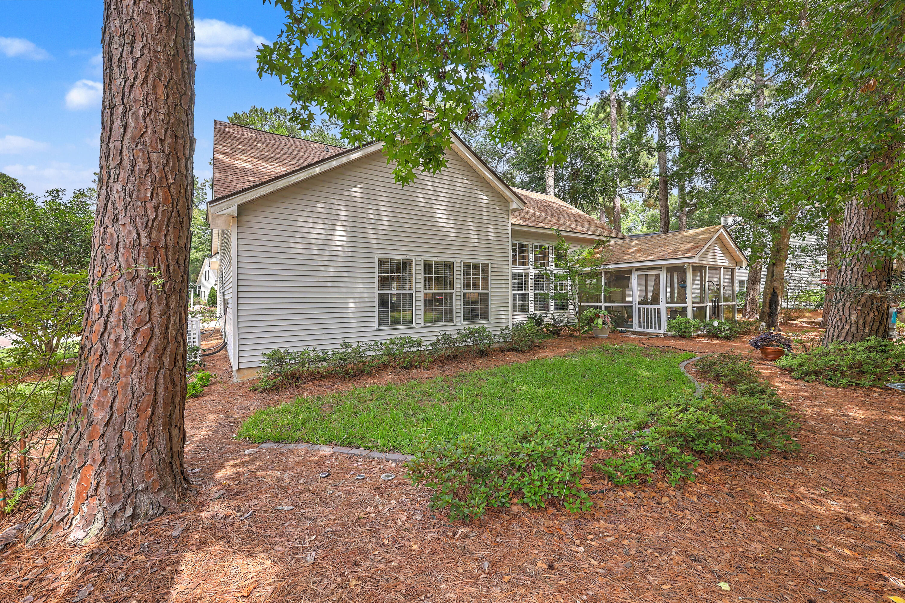 561 Pointe Of Oaks Road Summerville, SC 29485 - Photo 33 of 35