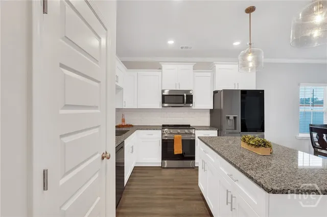 $2,100 | 39 Stafford Loop, Richmond Hill, GA 31324