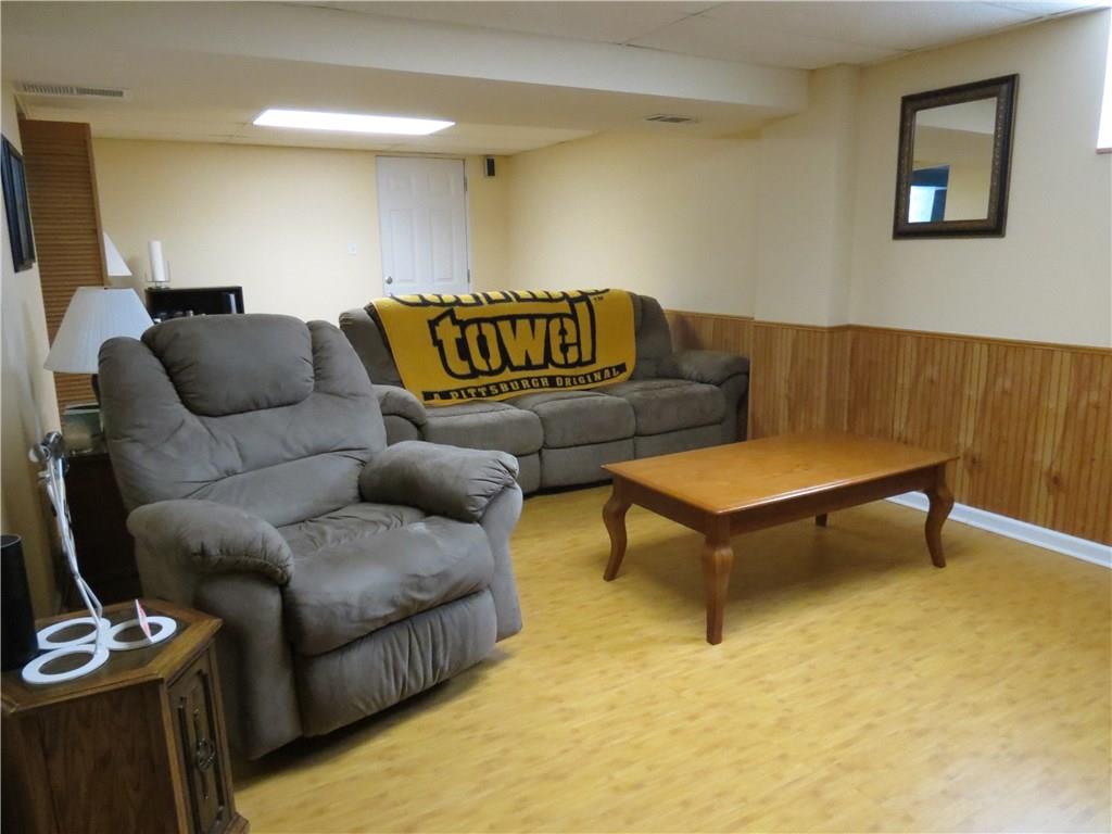 33 Highbury Road Cheswick, PA 15024 - Photo 12 of 17 The game room is super roomy! Plenty of room for family and friends to hang out!