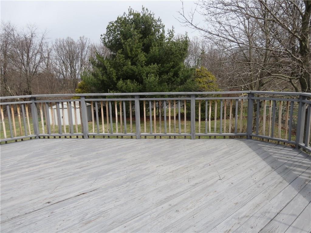 33 Highbury Road Cheswick, PA 15024 - Photo 17 of 17 Another view of the HUGE deck!!