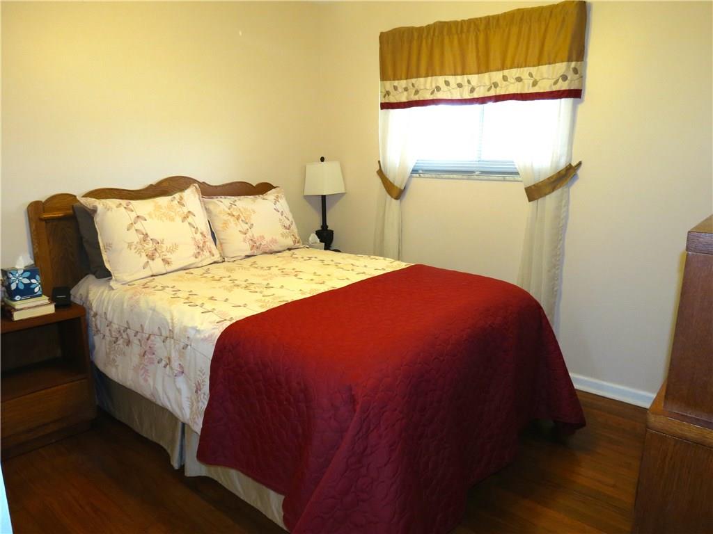 33 Highbury Road Cheswick, PA 15024 - Photo 8 of 17 This master bedroom is comfortable and cozy! The hardwood flooring is found throughout the bedrooms!