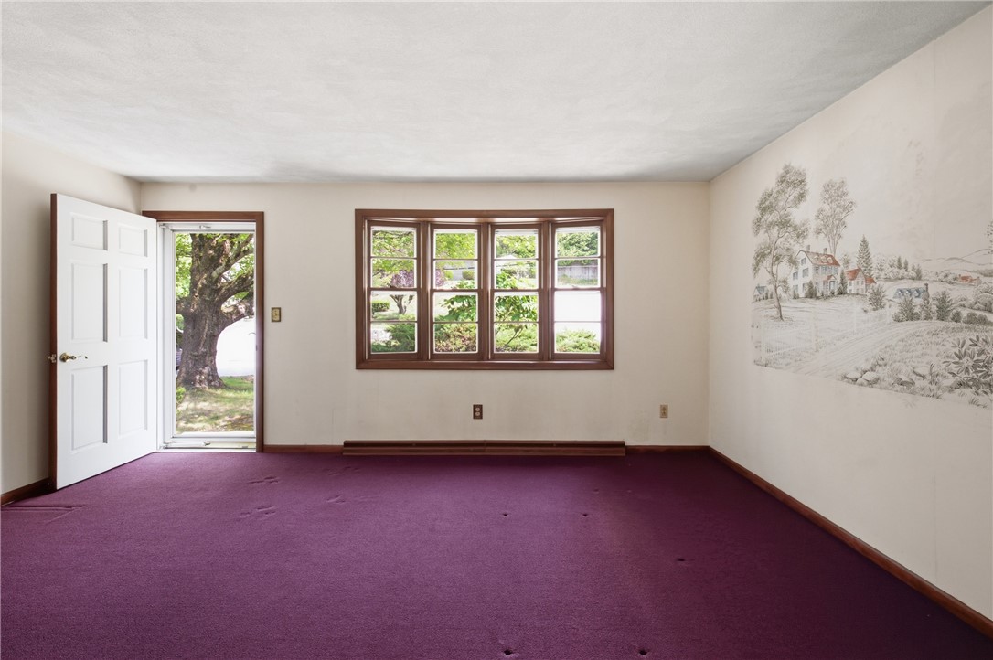 251 Madeleine Avenue Woonsocket, RI 02895 - Photo 7 of 44