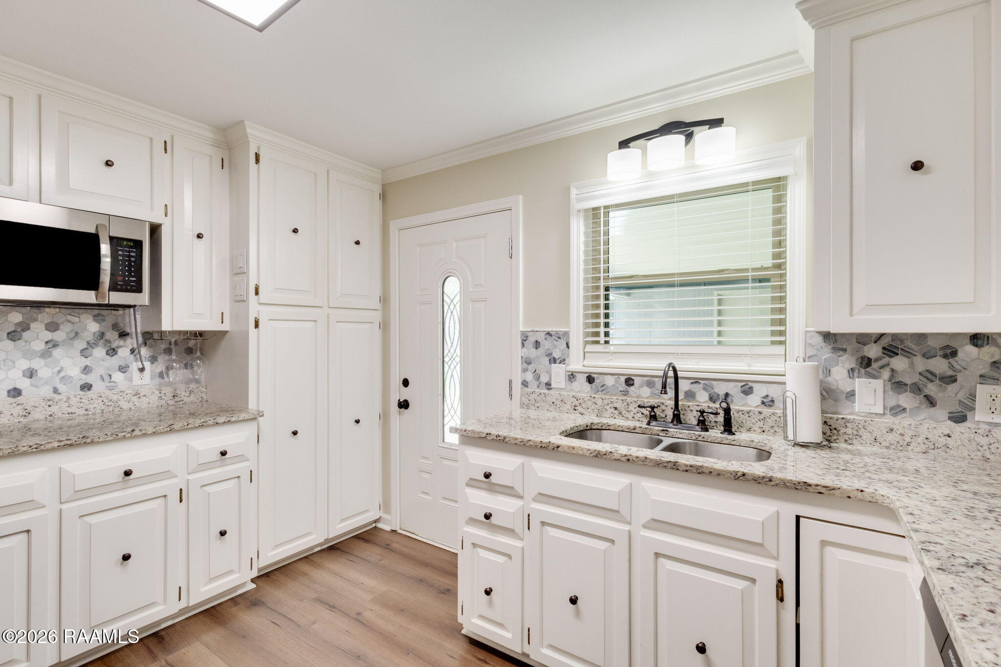 102 North Michot Road Lafayette, LA 70508 - Photo 18 of 37 18-web-or-mls-102 N Michot-15