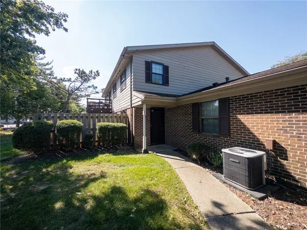 $109,000 | 25 North Shorewood Drive, Danville, IL 61832