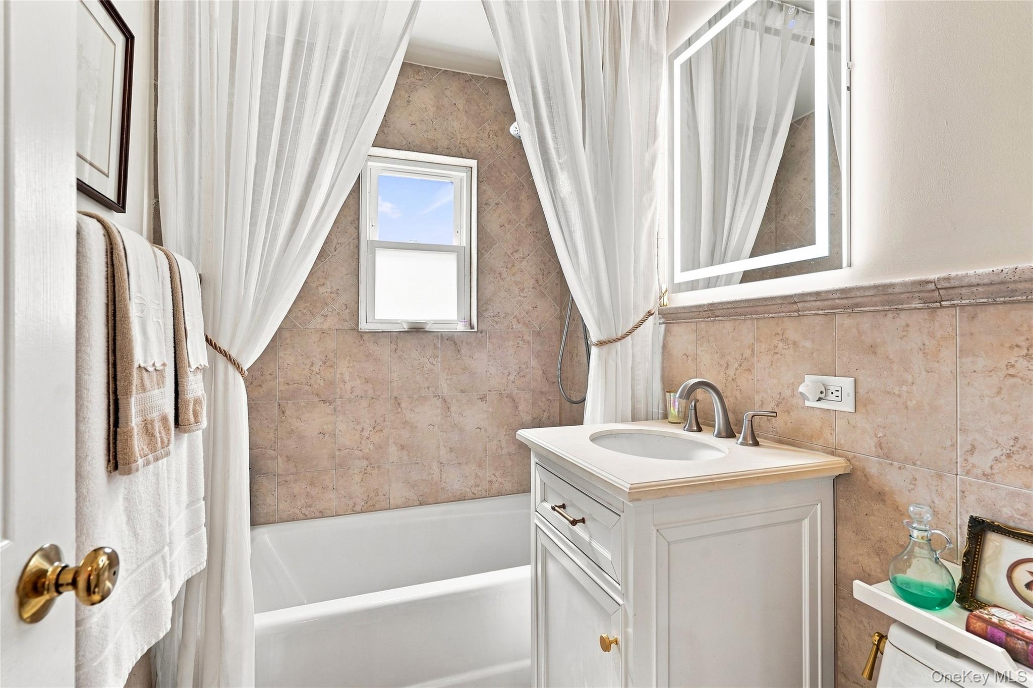 184 Purchase Street, Unit 11 Rye, NY 10580 - Photo 16 of 20 Renovated Bath