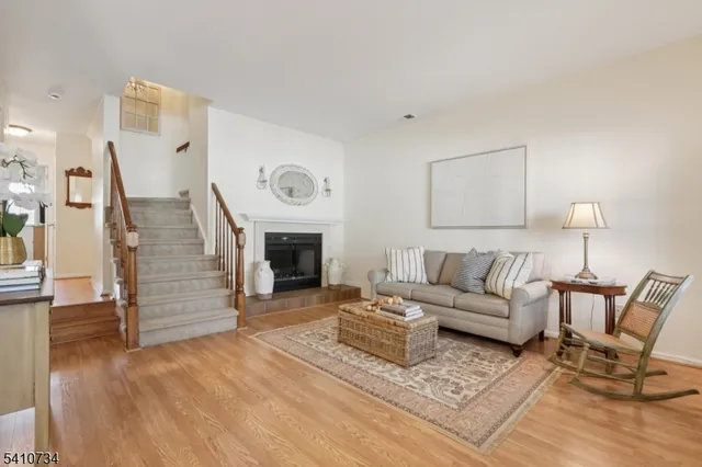 $459,900 | 25 Crestmont Road, Bedminster, NJ 07921