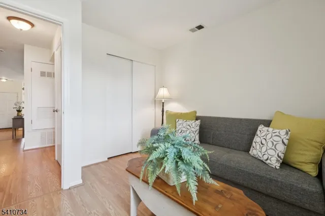 $459,900 | 25 Crestmont Road, Bedminster, NJ 07921