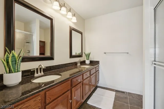 $459,900 | 25 Crestmont Road, Bedminster, NJ 07921