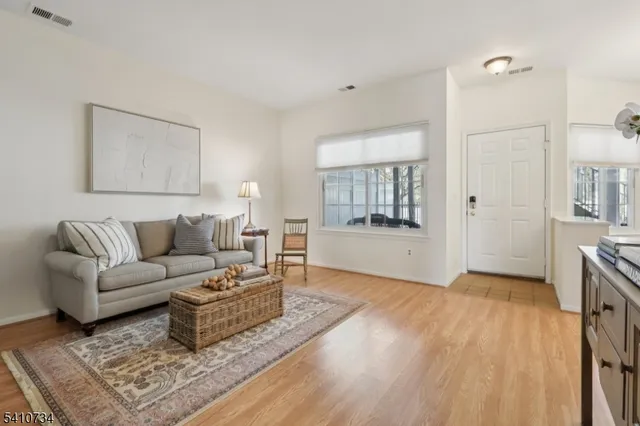 $459,900 | 25 Crestmont Road, Bedminster, NJ 07921