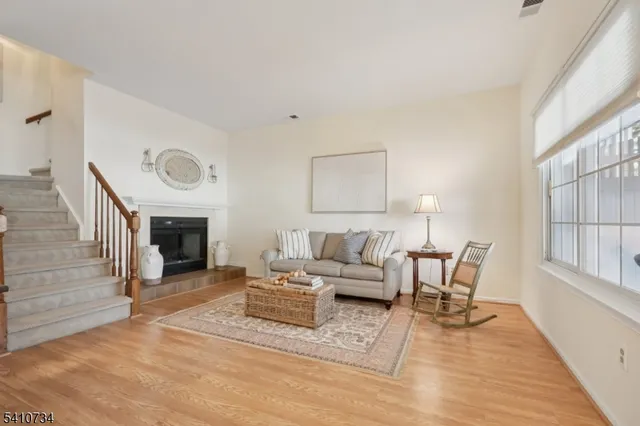 $459,900 | 25 Crestmont Road, Bedminster, NJ 07921