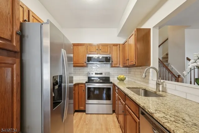 $459,900 | 25 Crestmont Road, Bedminster, NJ 07921