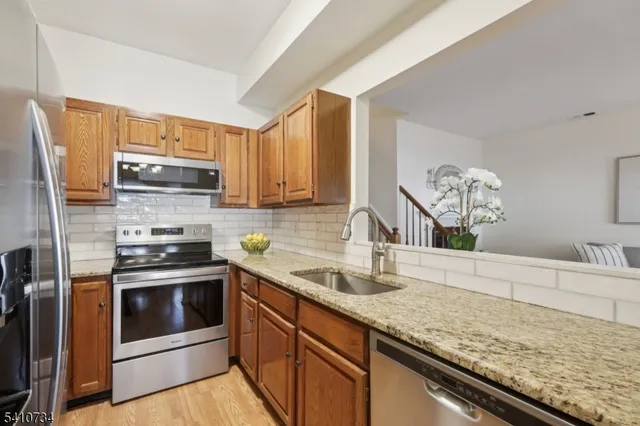 $459,900 | 25 Crestmont Road, Bedminster, NJ 07921