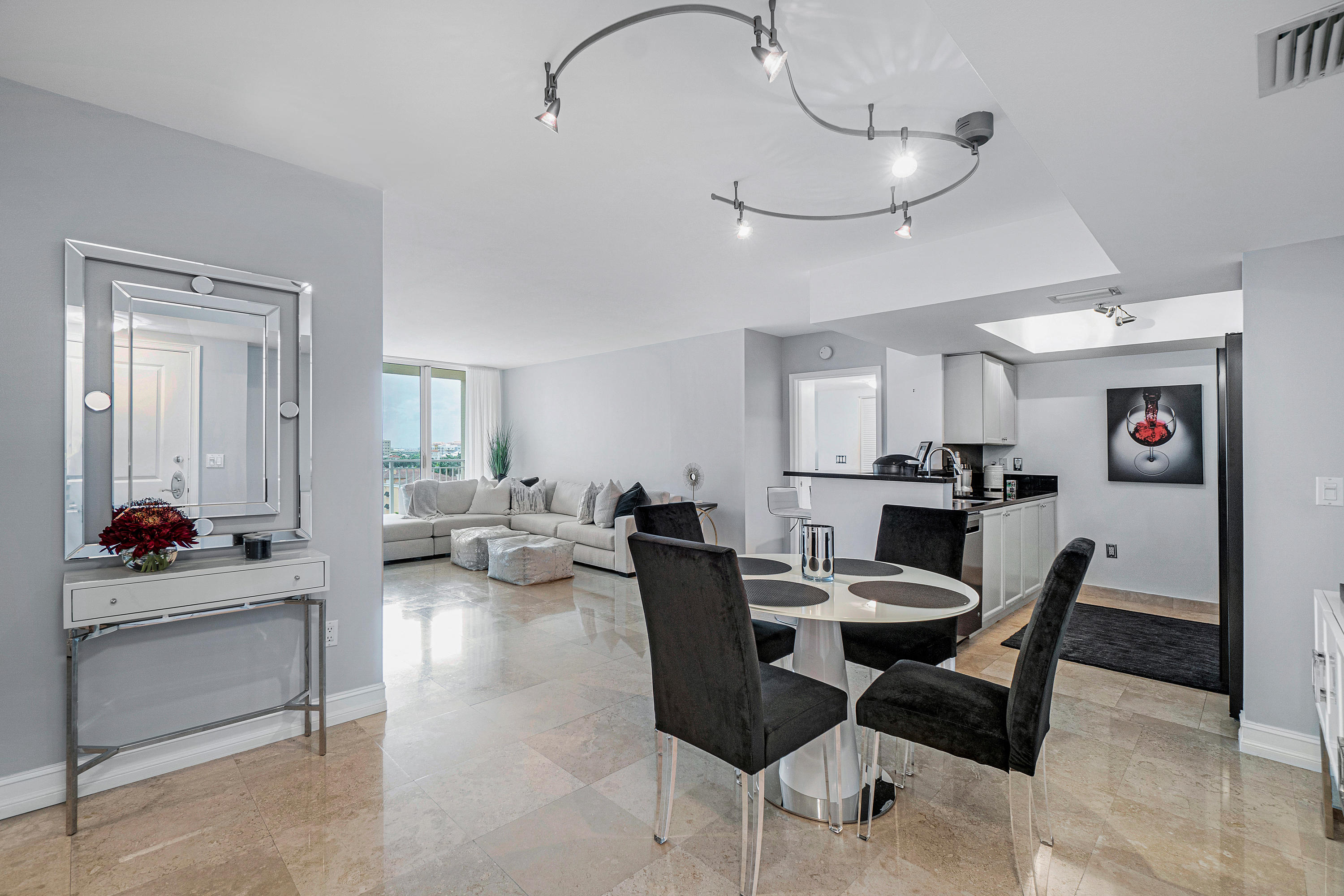 99 Southeast Mizner Boulevard, Unit 721 Boca Raton, FL 33432 - Photo 1 of 26 013-99SEMiznerBlvd-BocaRaton-FL-full