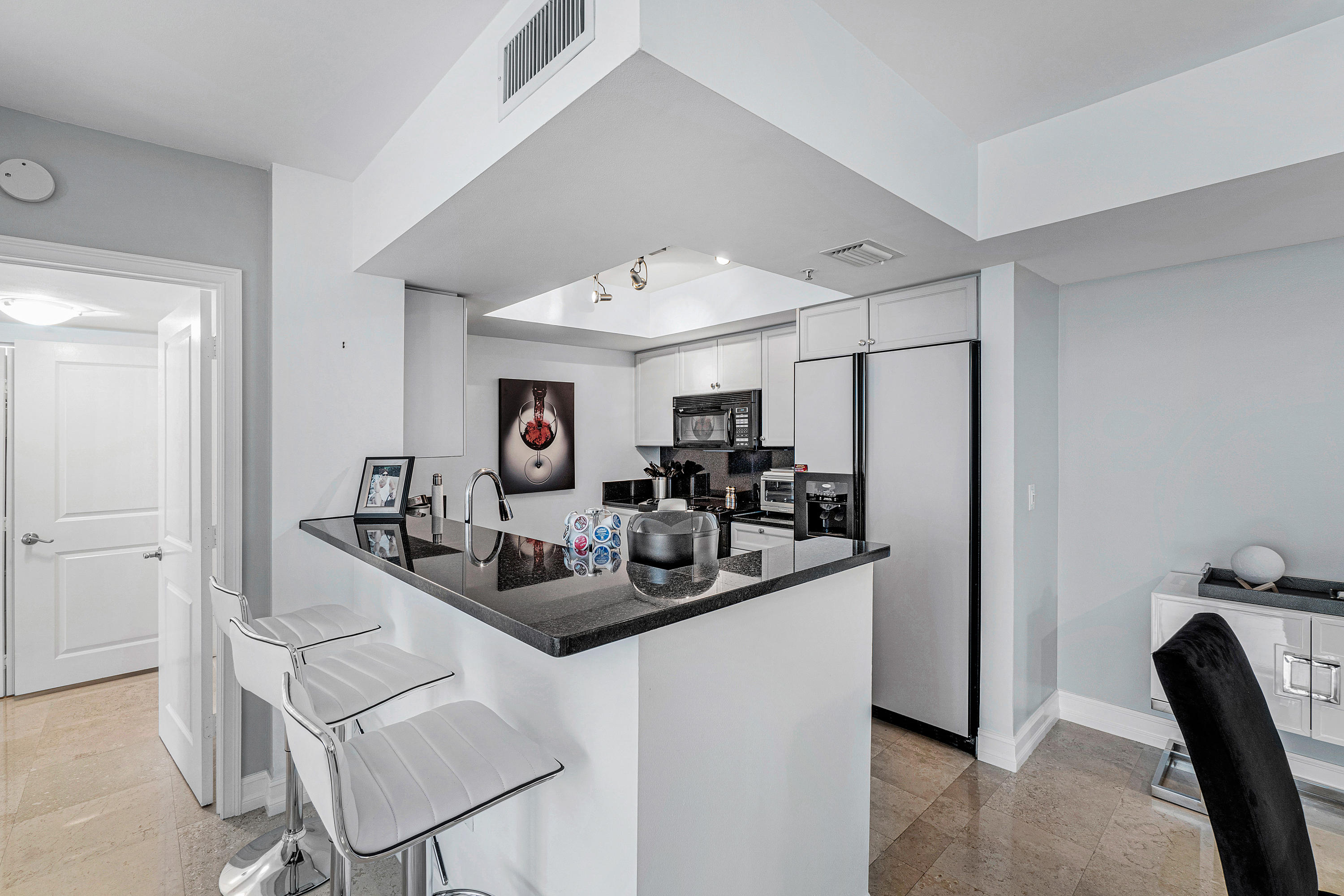 99 Southeast Mizner Boulevard, Unit 721 Boca Raton, FL 33432 - Photo 3 of 26 015-99SEMiznerBlvd-BocaRaton-FL-full