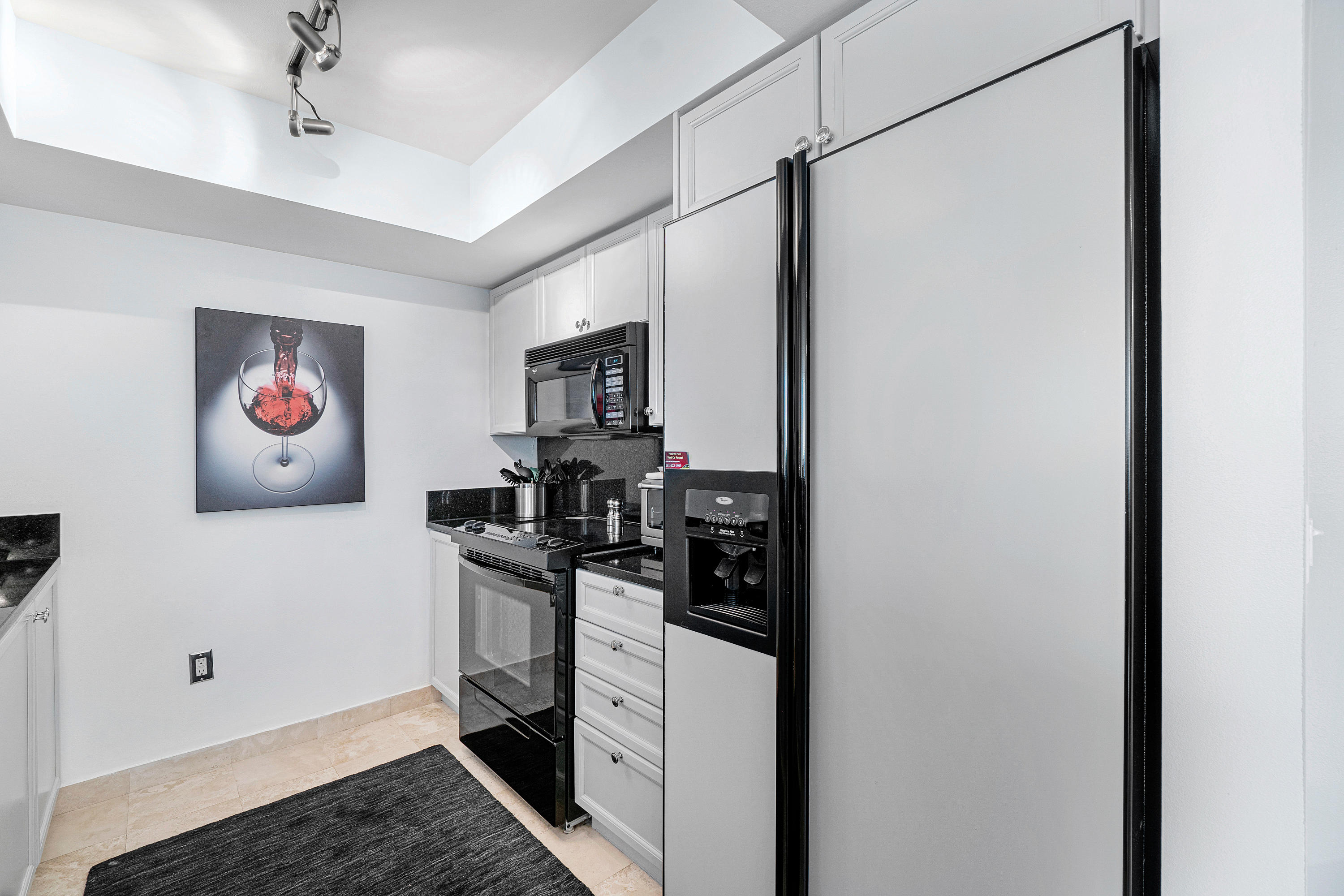 99 Southeast Mizner Boulevard, Unit 721 Boca Raton, FL 33432 - Photo 4 of 26 016-99SEMiznerBlvd-BocaRaton-FL-full