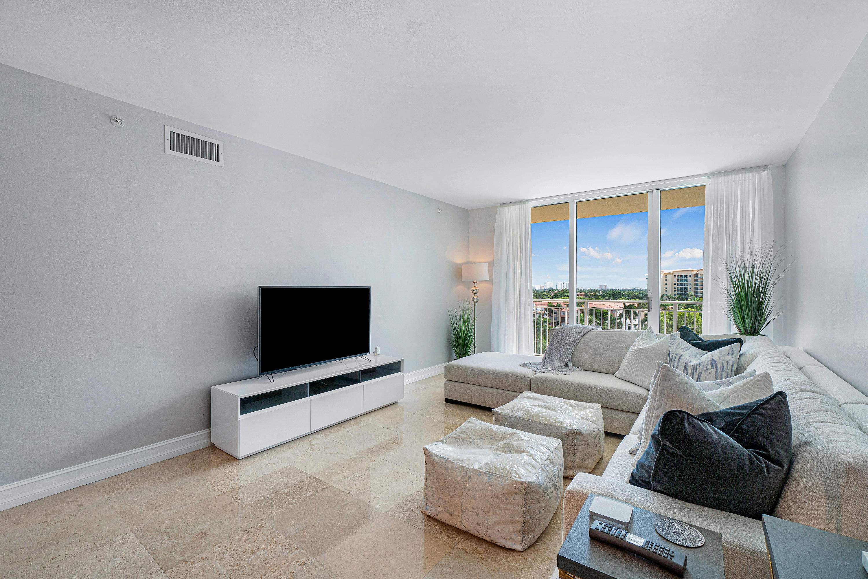 99 Southeast Mizner Boulevard, Unit 721 Boca Raton, FL 33432 - Photo 9 of 26 010-99SEMiznerBlvd-BocaRaton-FL-full