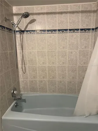 $2,550 | 121 33rd Avenue East, Bradenton, FL 34208