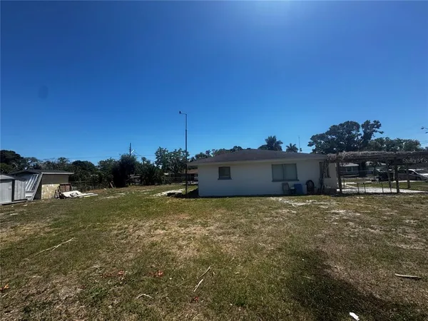 $2,550 | 121 33rd Avenue East, Bradenton, FL 34208