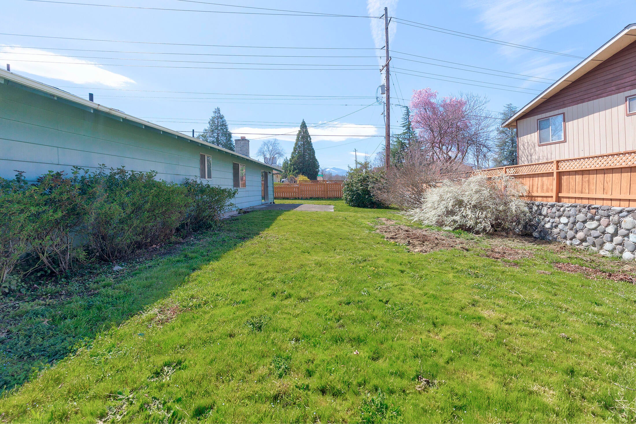 850 Crestbrook Road Medford, OR 97504 - Photo 25 of 28 crestbrook025
