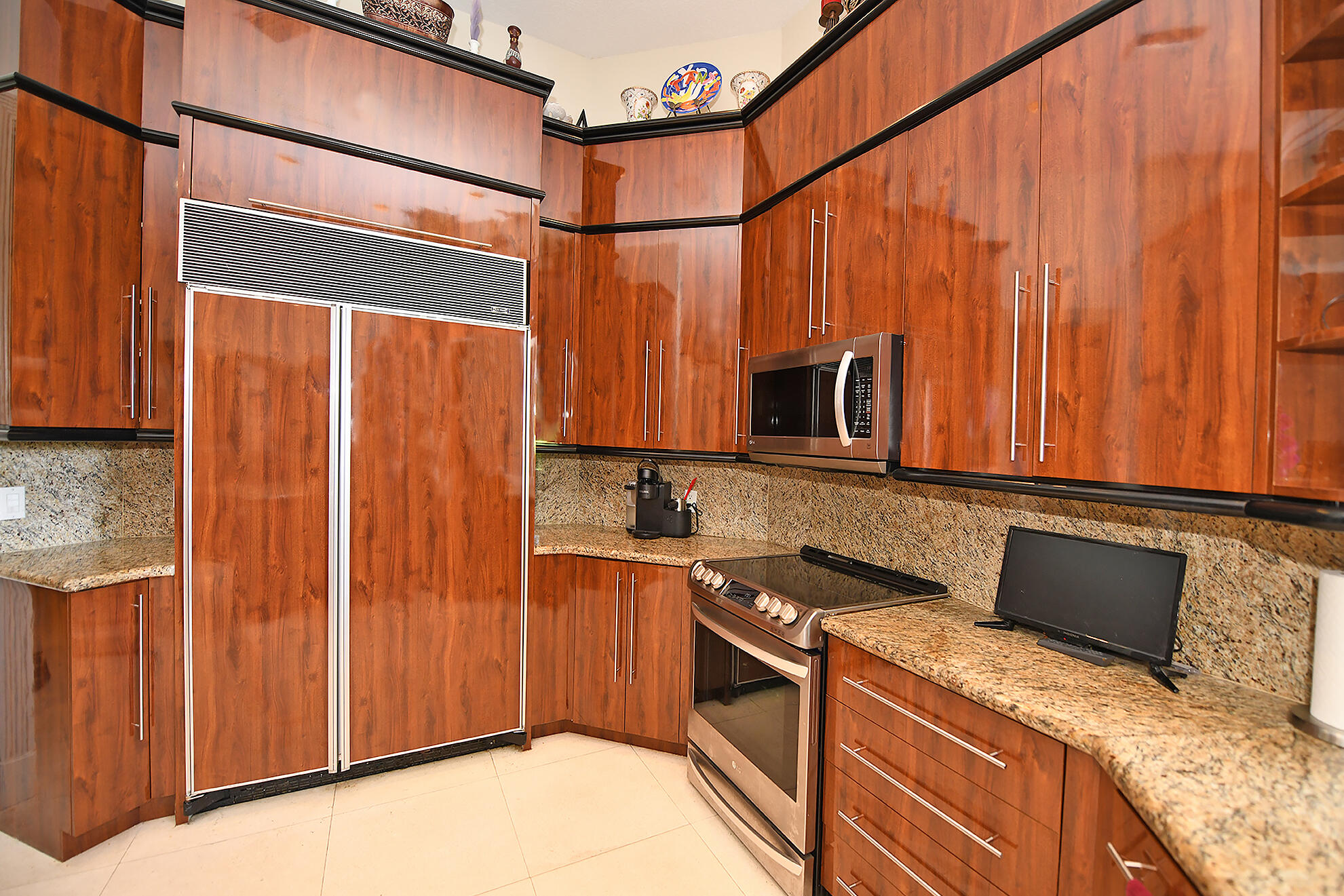 7876 Mandarin Drive Boca Raton, FL 33433 - Photo 11 of 39 Updated Appliances