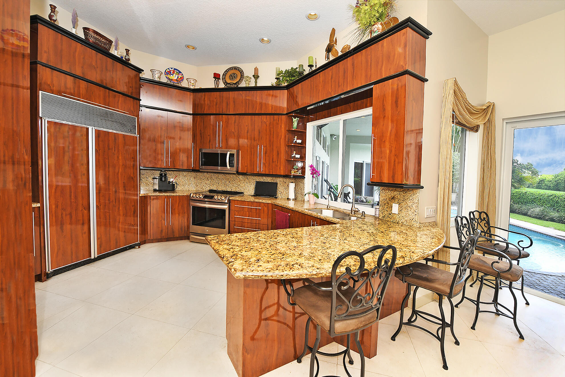 7876 Mandarin Drive Boca Raton, FL 33433 - Photo 12 of 39 Breakfast Bar