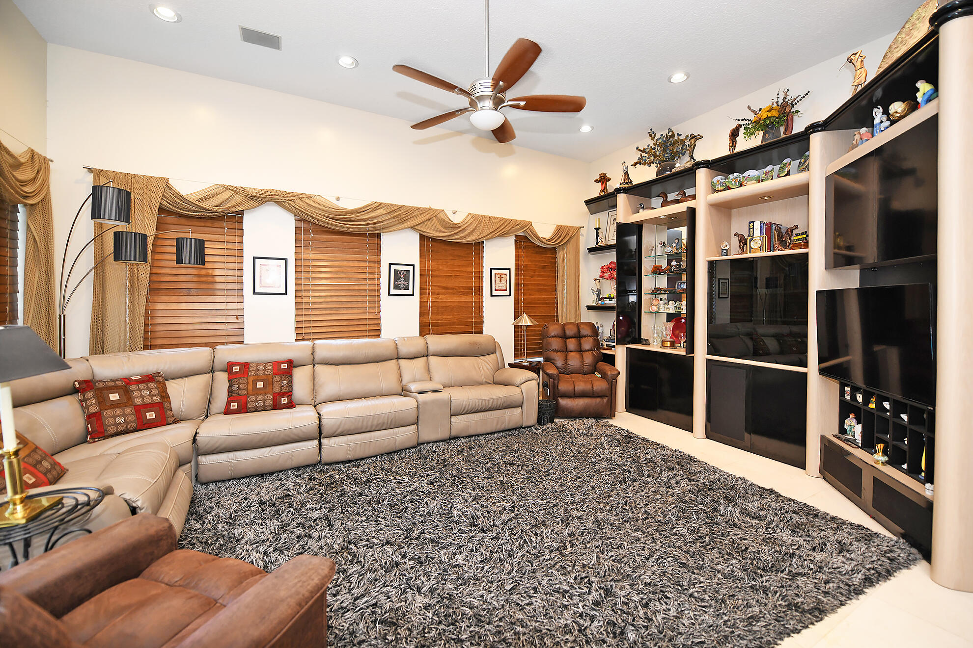 7876 Mandarin Drive Boca Raton, FL 33433 - Photo 13 of 39 Family Room