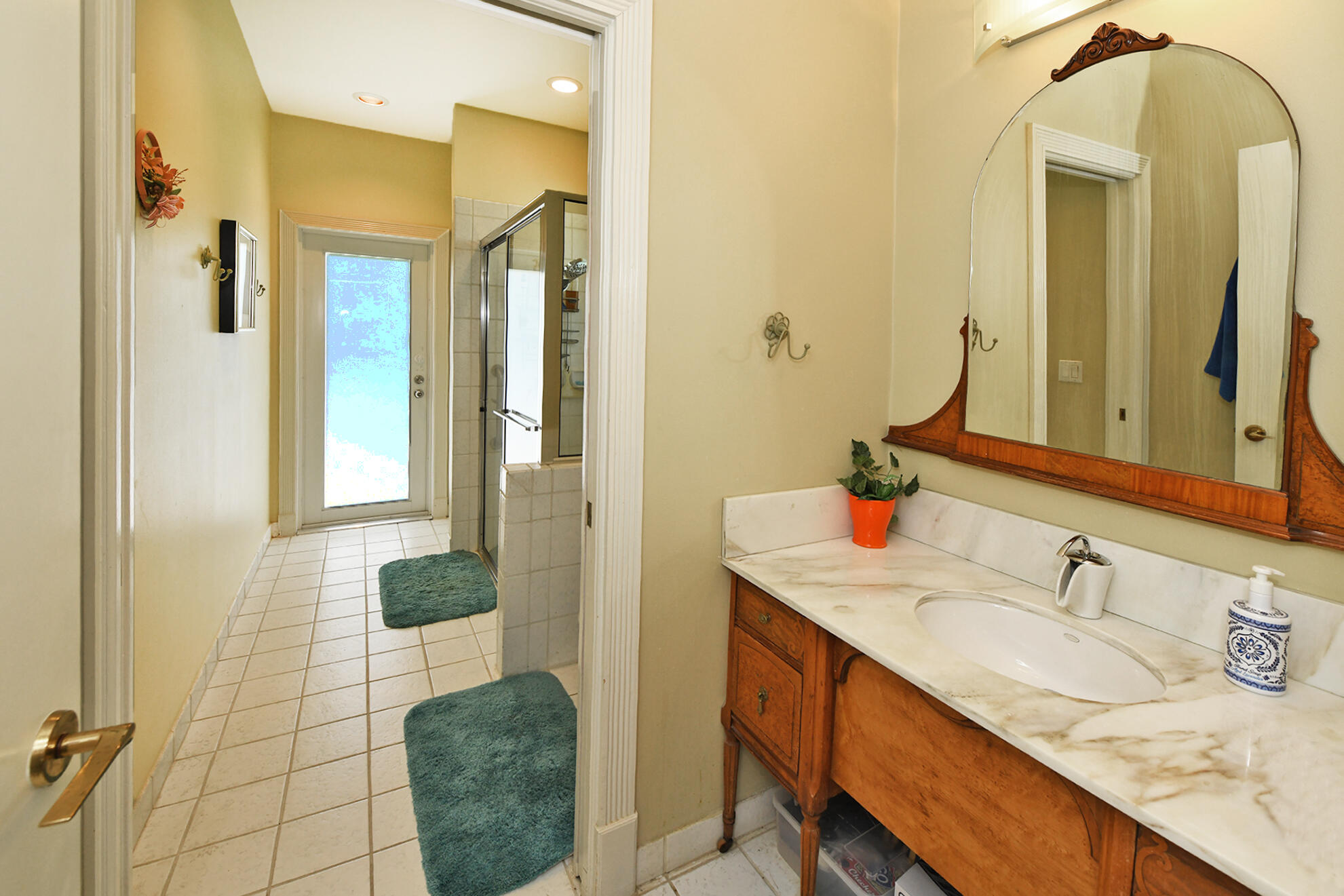 7876 Mandarin Drive Boca Raton, FL 33433 - Photo 21 of 39 Guest/Cabana Bath