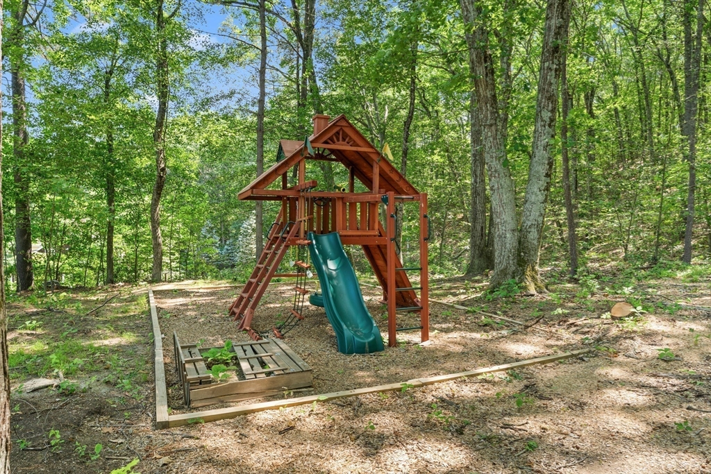 285 Still River Road Bolton, MA 01740 - Photo 8 of 39 Gallery Image 8