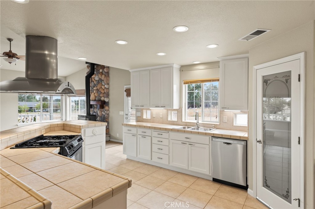 24595 Dale Road Corning, CA 96021 - Photo 10 of 39 Gallery Image 10