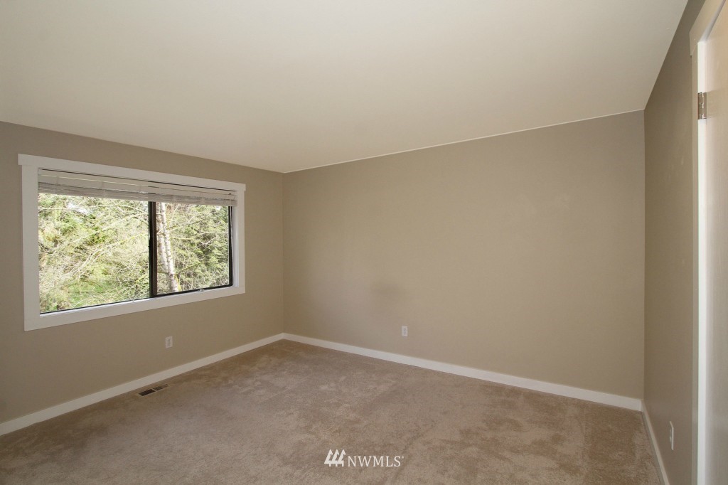 2321 243rd Place Southeast Bothell, WA 98021 - Photo 12 of 18