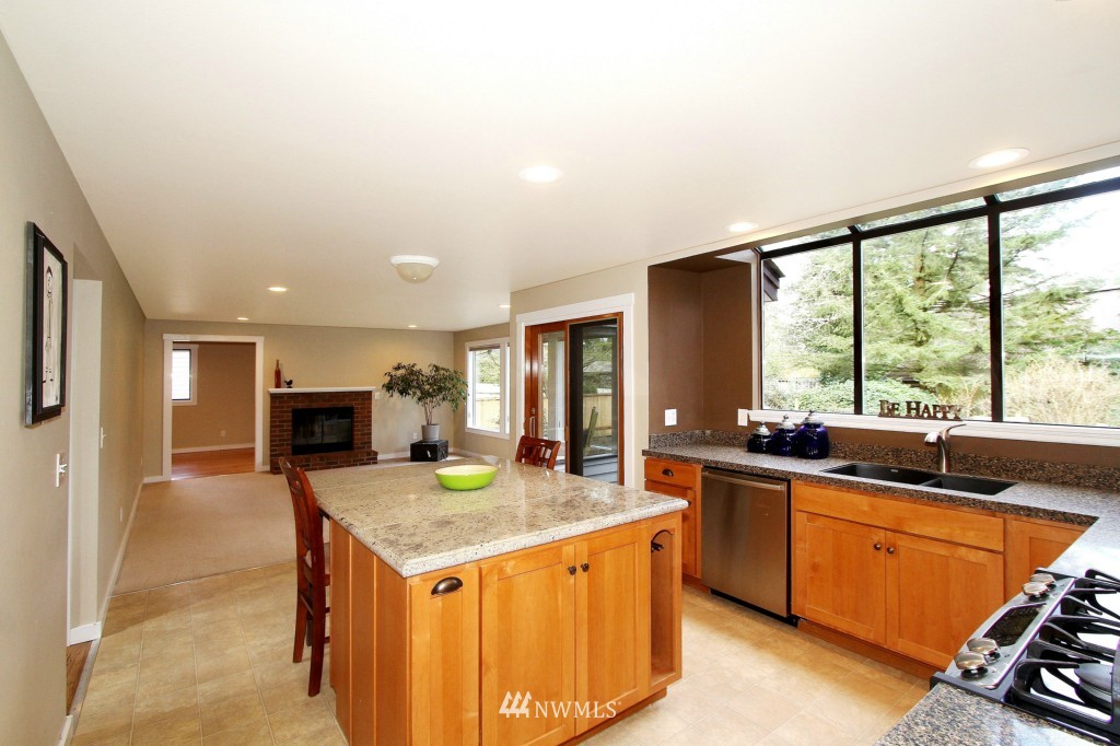 2321 243rd Place Southeast Bothell, WA 98021 - Photo 6 of 18