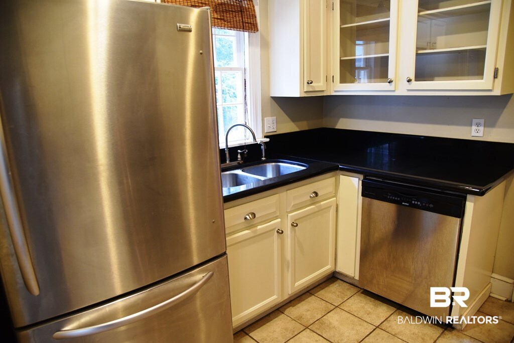 59 Mohawk Street Mobile, AL 36606 - Photo 7 of 23
