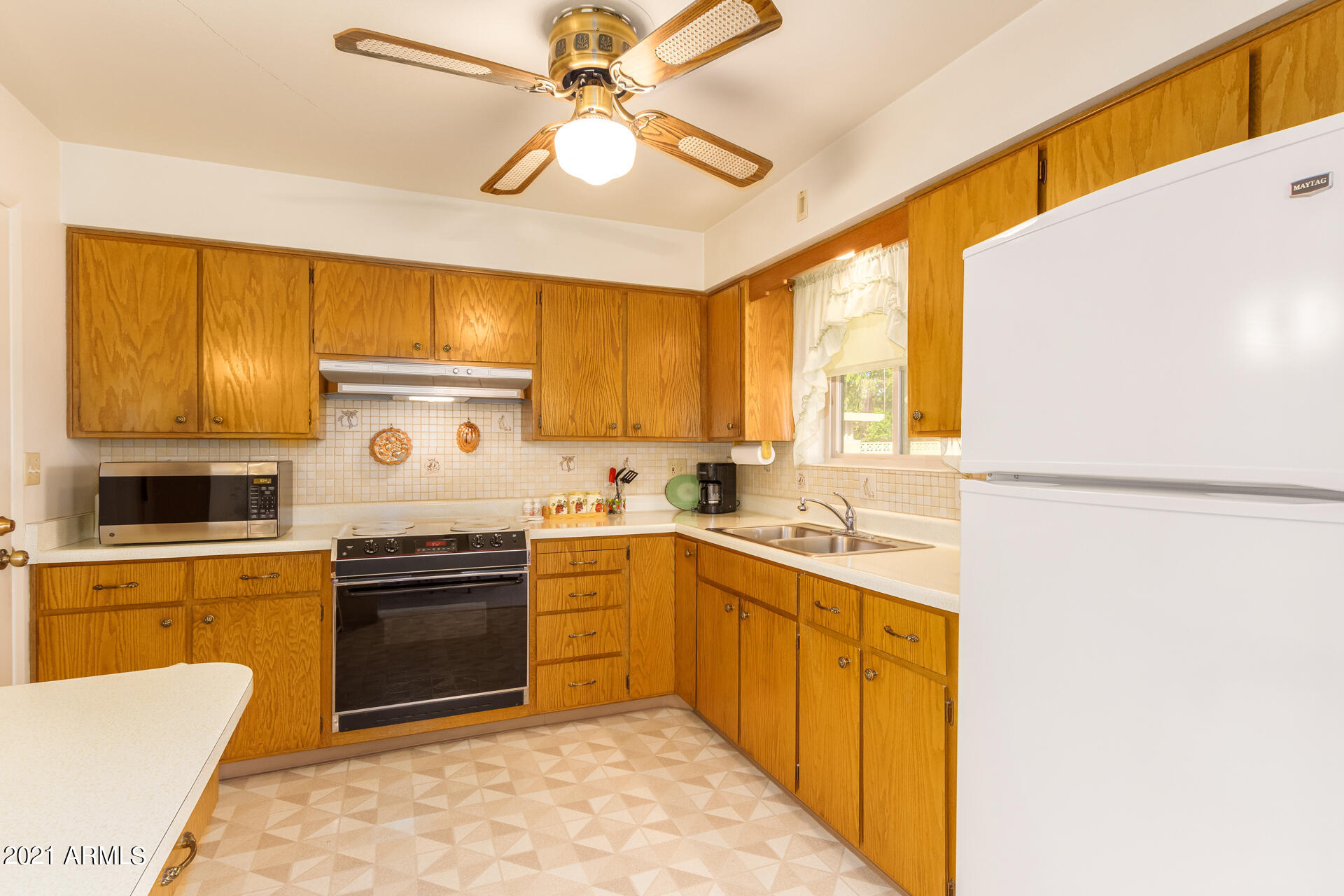 6018 East Adobe Road Mesa, AZ 85205 - Photo 11 of 25 11 Adobe 6018