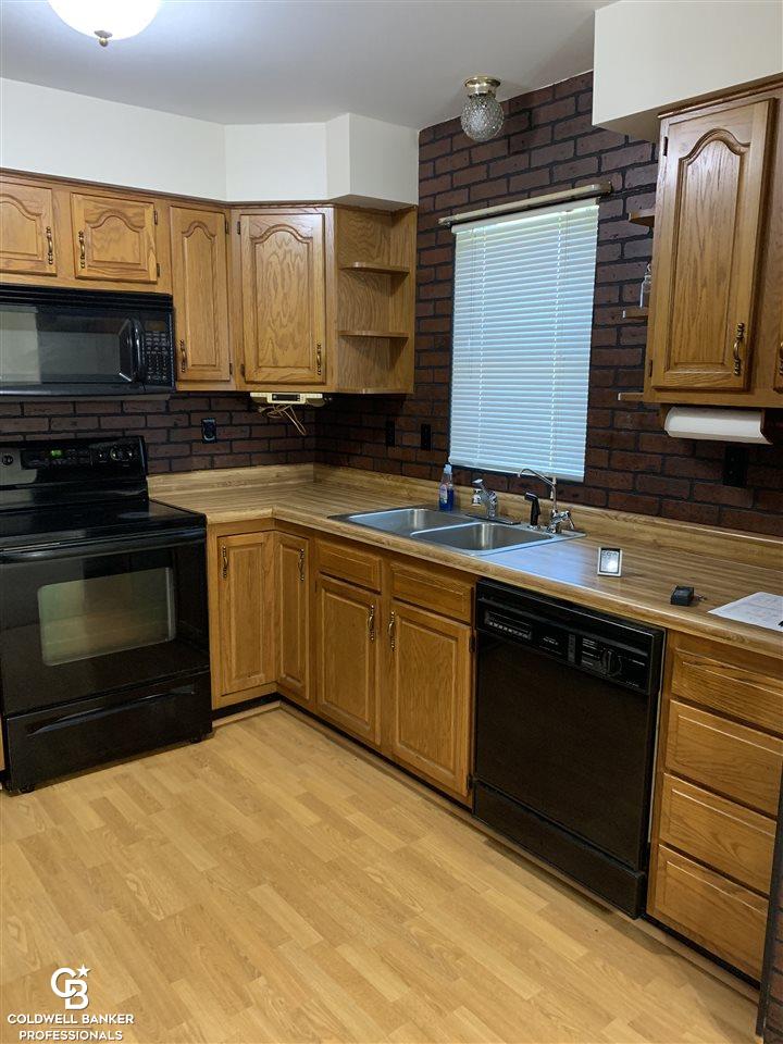 9157 Rynn Road Avoca, MI 48006 - Photo 5 of 47 31387309-4.JPG