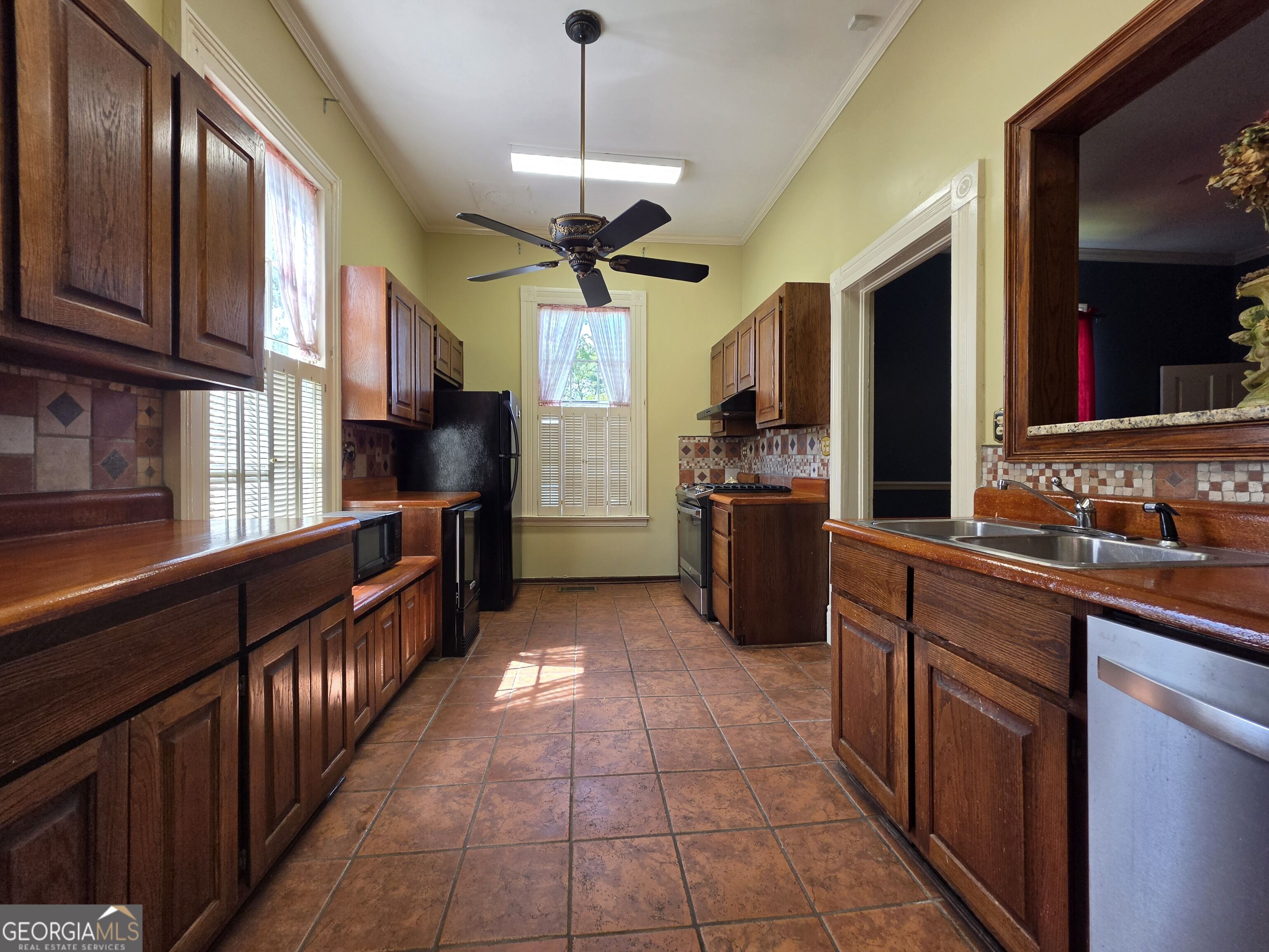992 Spring Street Macon, GA 31201 - Photo 10 of 13 Gallery Image 10