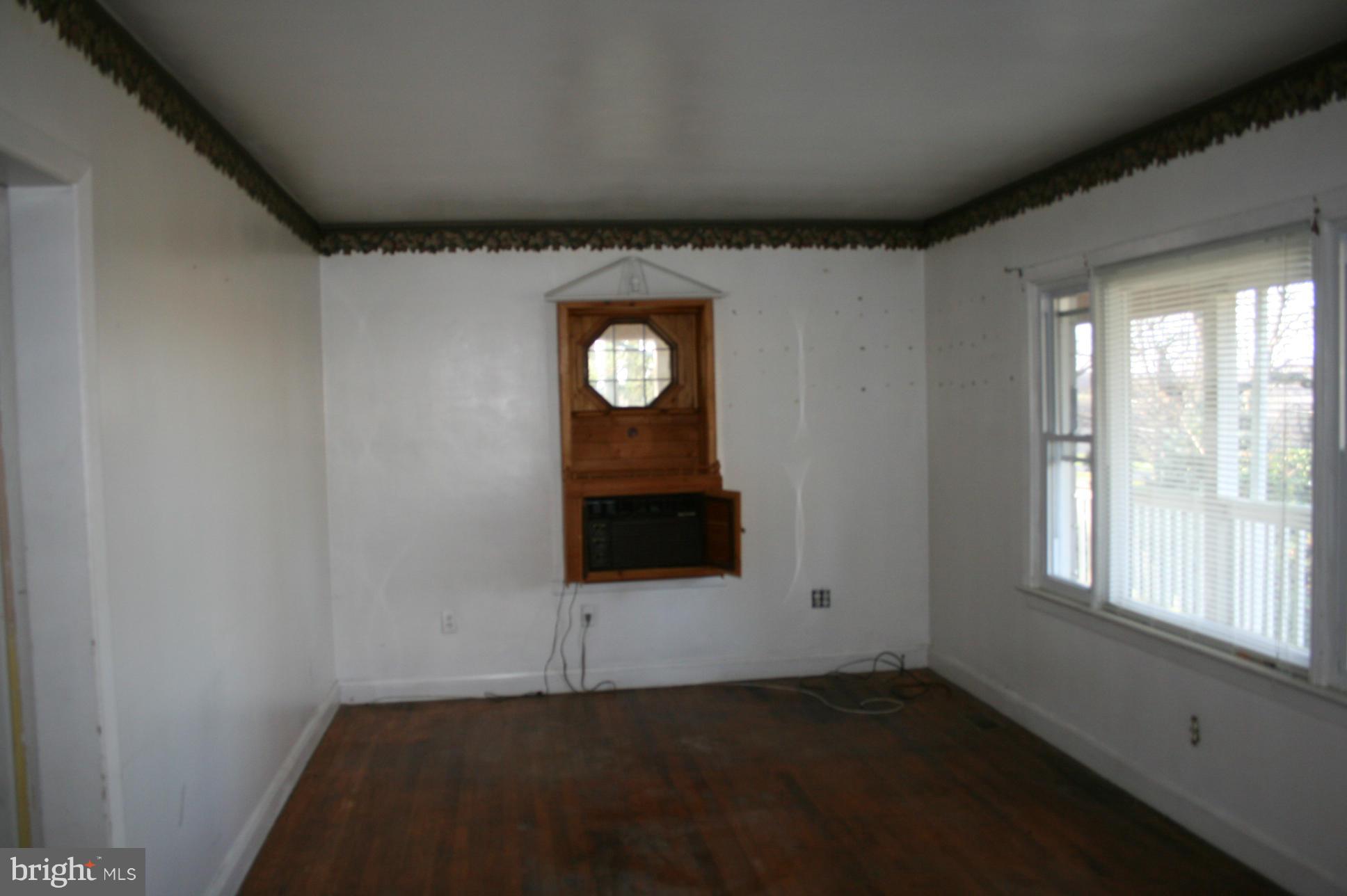 709 Old St Marys Road Pylesville, MD 21132 - Photo 5 of 15 Living Room